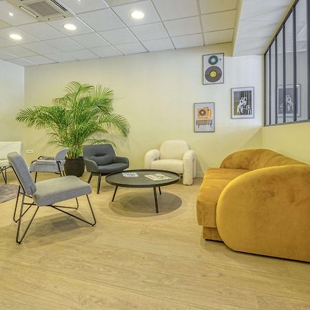 Ibis Cholet Hotell Exteriör bild