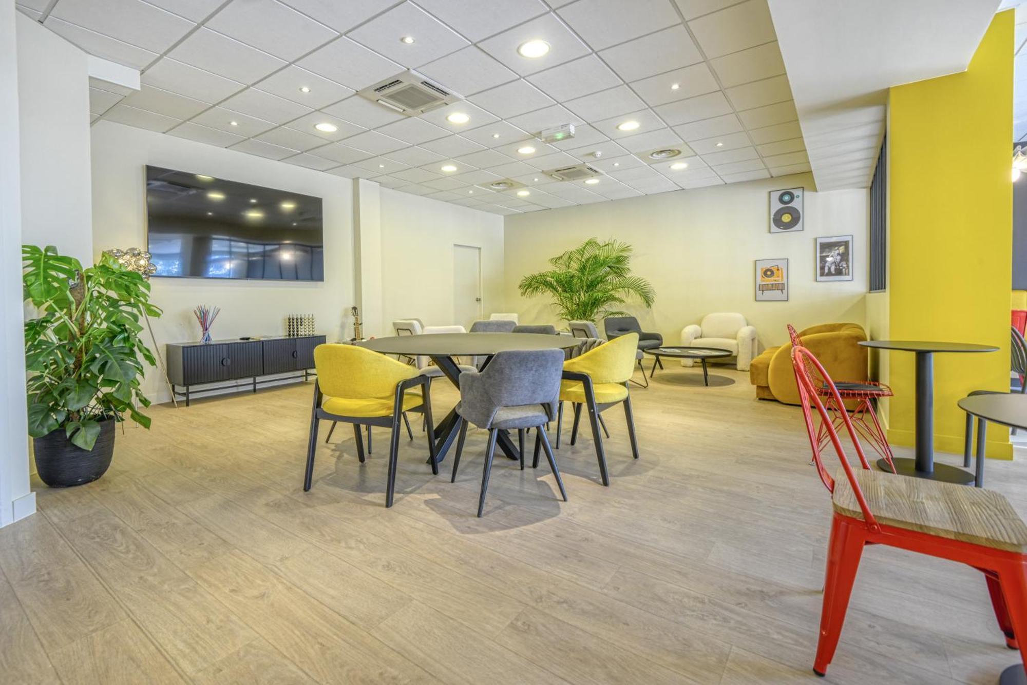 Ibis Cholet Hotell Exteriör bild