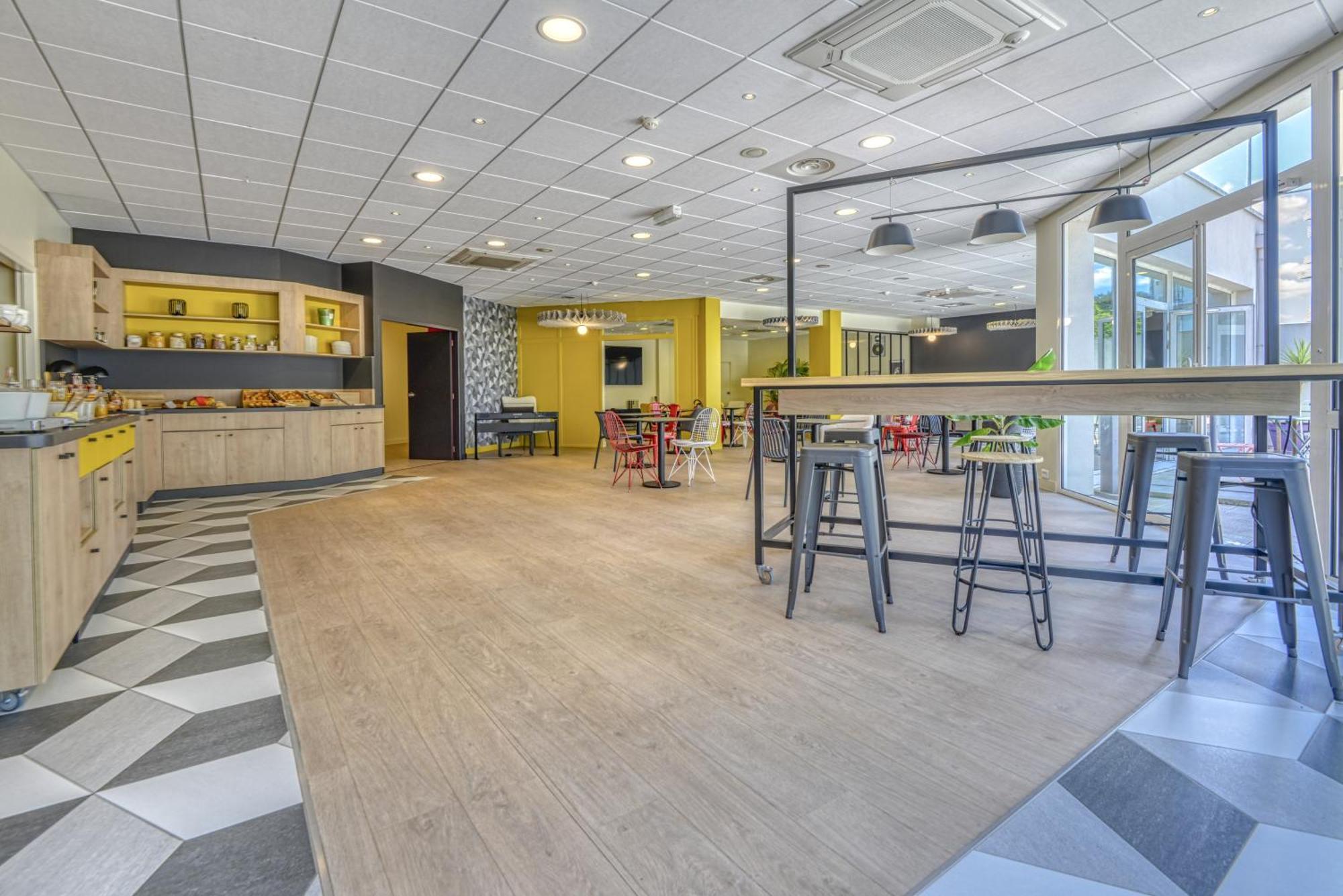 Ibis Cholet Hotell Exteriör bild