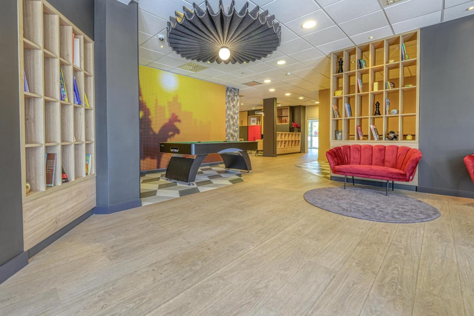 Ibis Cholet Hotell Exteriör bild
