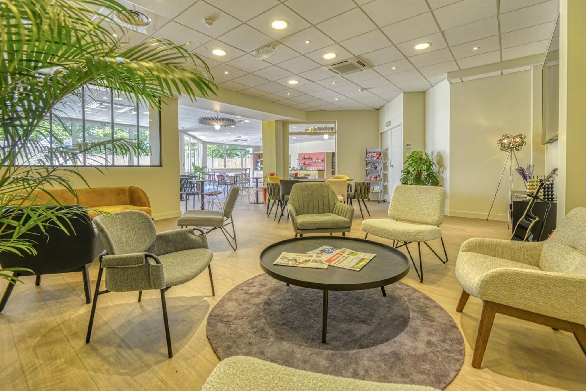 Ibis Cholet Hotell Exteriör bild