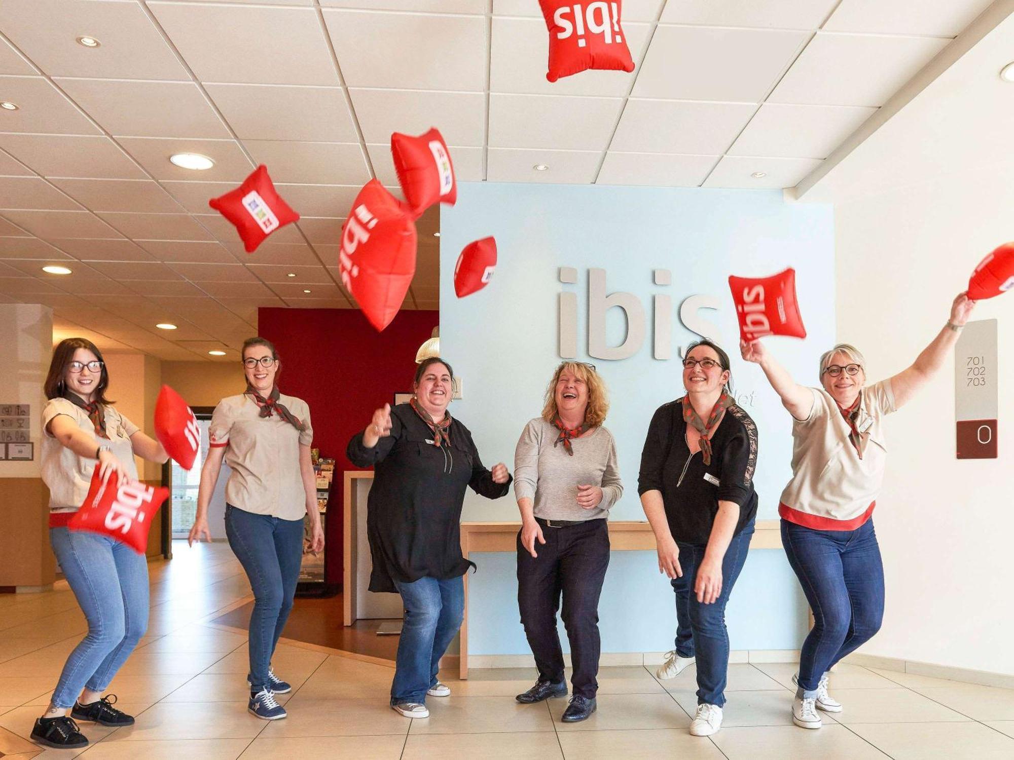 Ibis Cholet Hotell Exteriör bild