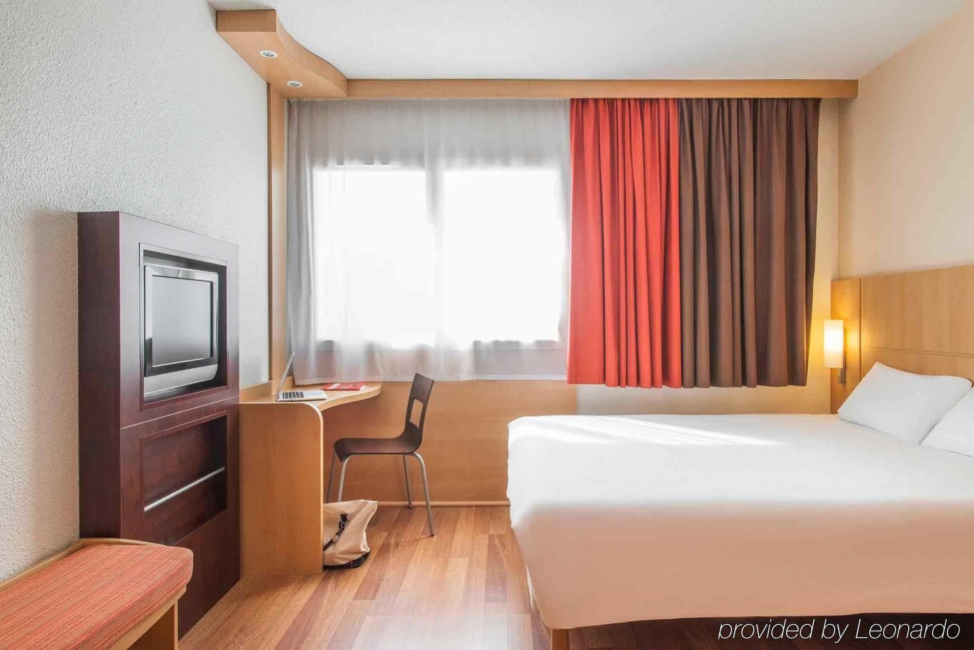 Ibis Cholet Hotell Exteriör bild